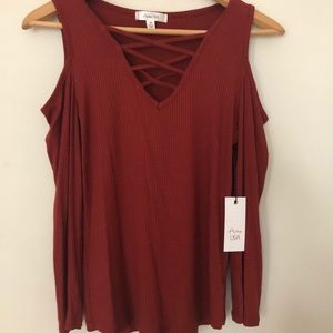 Ribbed cold shoulder top